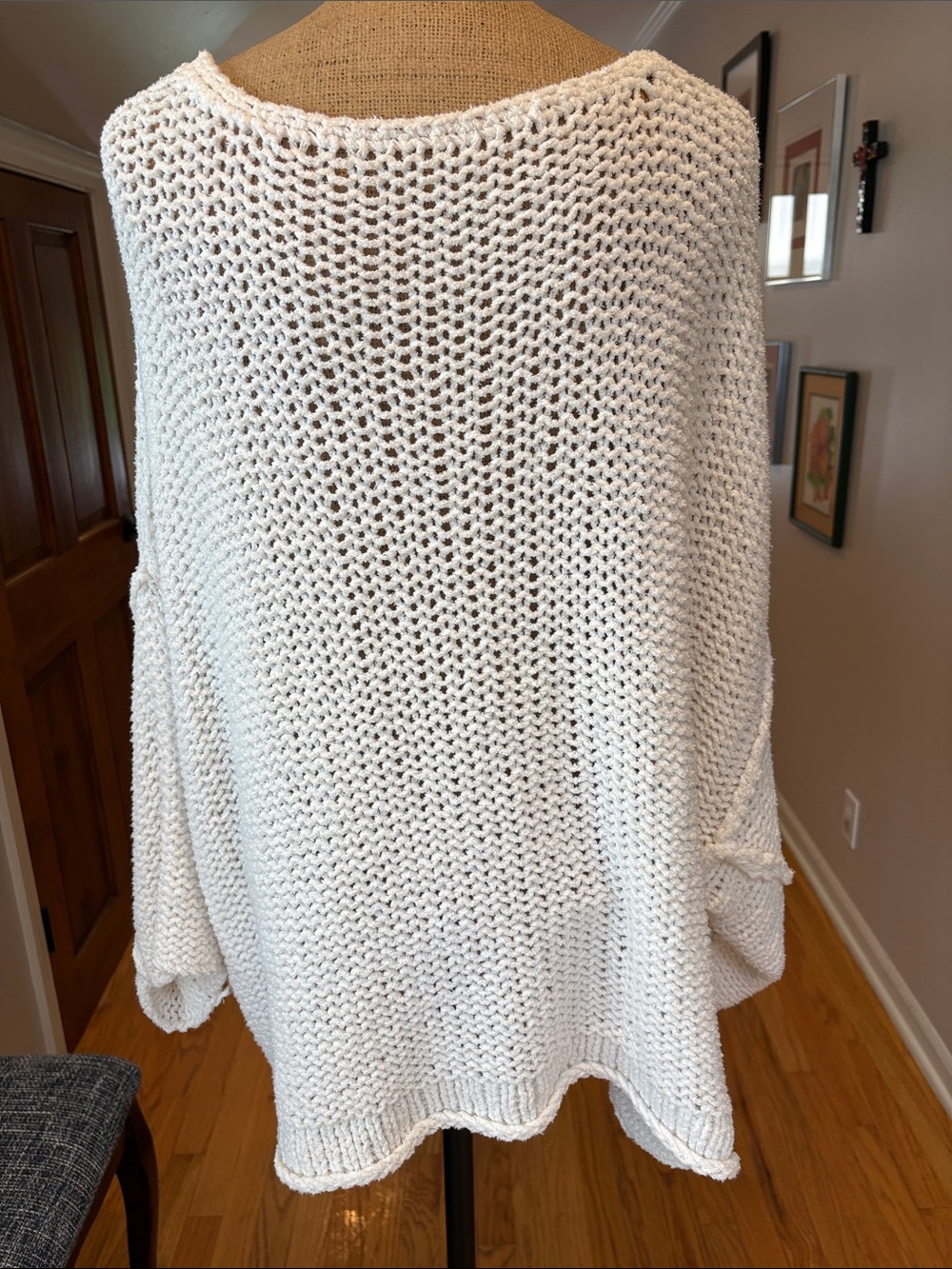 Oversized Cream V-Neck Knit Sweater - Picture 3 of 4